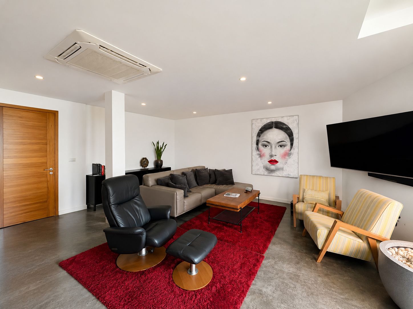 Man cave lounge